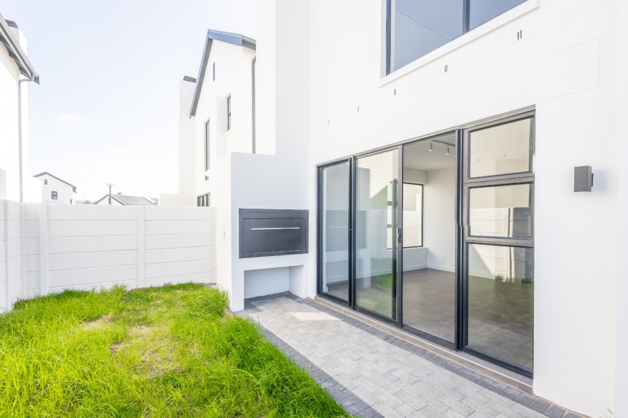 To Let 3 Bedroom Property for Rent in Le Coste Estate Western Cape